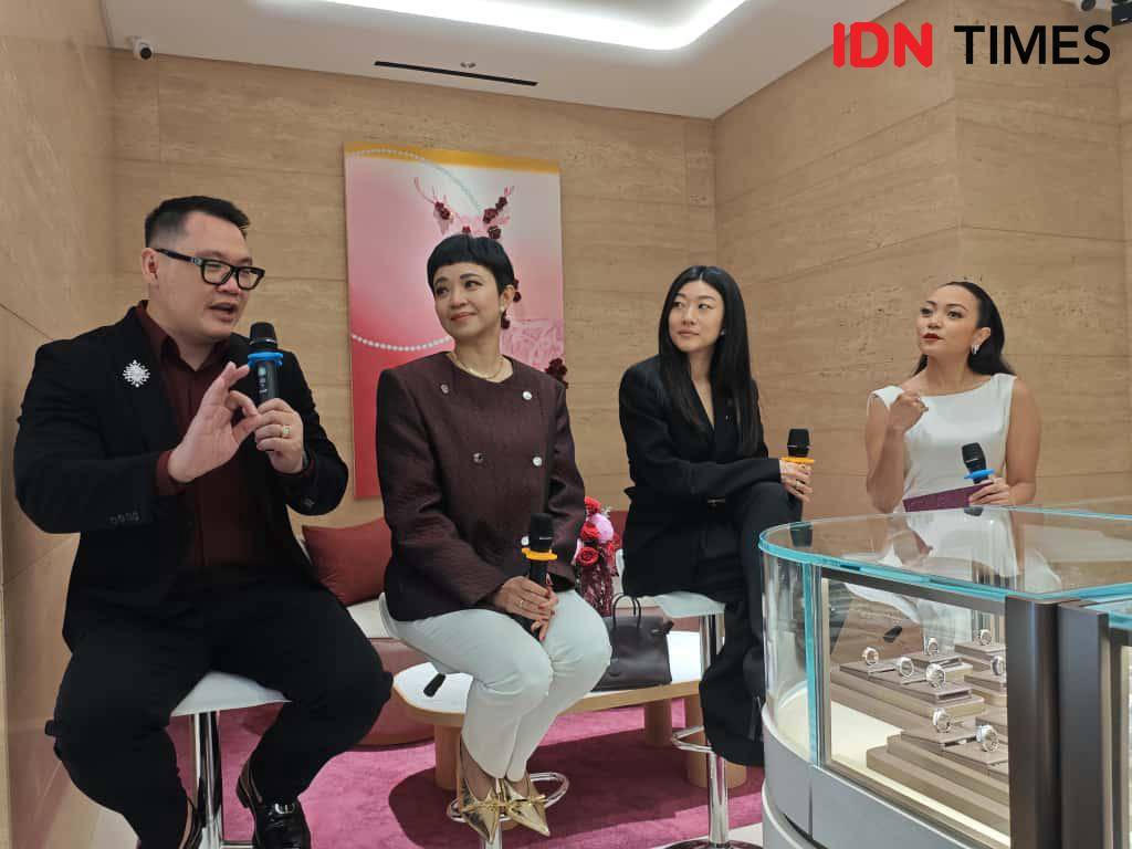 Beberapa kolaborator dan tim Frank & co. saat Reopening Frank & co. pada Minggu (5/10/2025) di Pondok Indah Mall 1. (IDN Times/Febriyanti Revitasari)