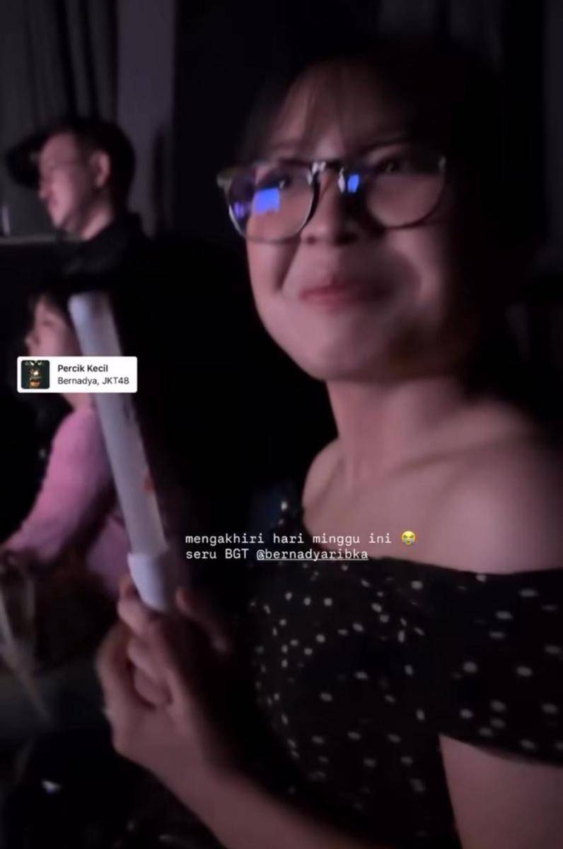 Bernadya Ribka nonton ke Teater JKT48