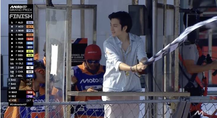 momen Angga Yunanda dan Shenina Cinnamon nonton MotoGP bareng