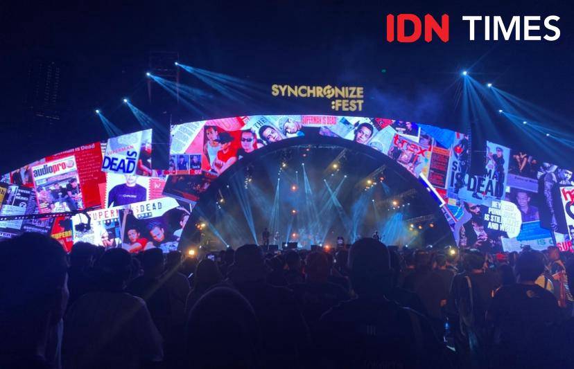 potret Superman Is Dead di Synchronize Festival 2025 hari ketiga, Minggu (5/10/2025)
