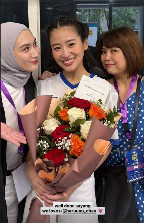 Artis Nonton Padel Clash (instagram.com/melodylaksani92)