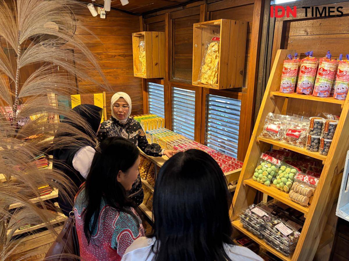 Gerbong Oleh-Oleh di Loko Café Malioboro
