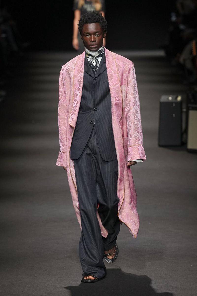 Koleksi Ann Demeulemeester S/S '26 di Paris Fashion Week (dok. Ann Demeulemeester)