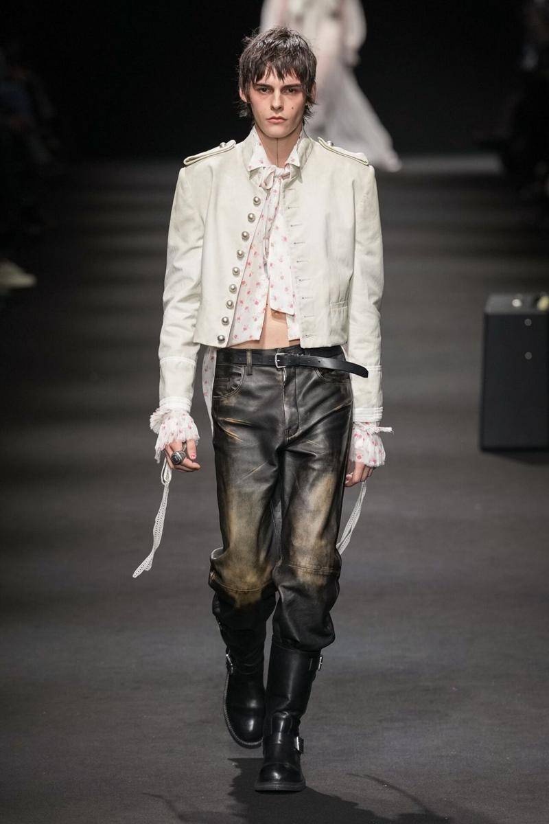 Koleksi Ann Demeulemeester S/S '26 di Paris Fashion Week (dok. Ann Demeulemeester)