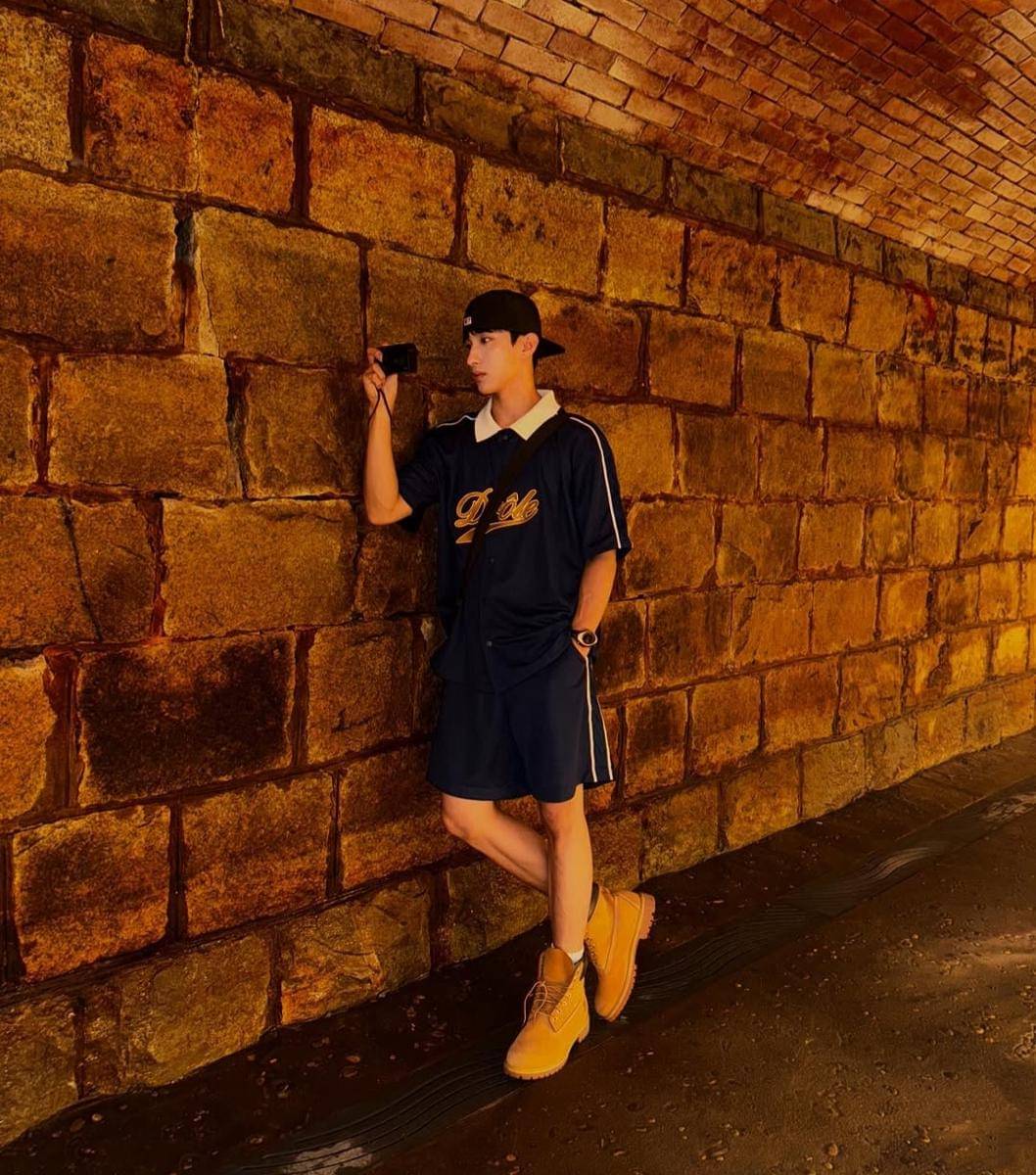 potret DK SEVENTEEN (instagram.com/dk_is_dokyeom) 