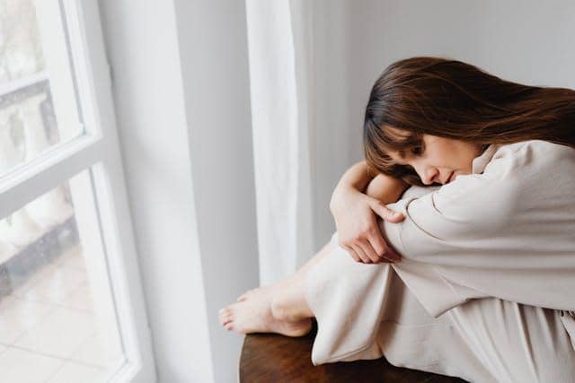 Ilustrasi wanita melankolis