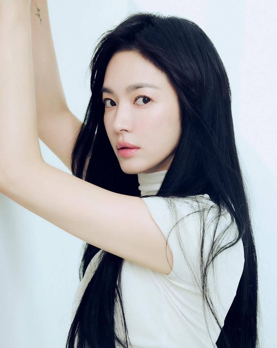 potret Song Hye Kyo jalan-jalan di Spanyol (instagram.com/kyo1122)