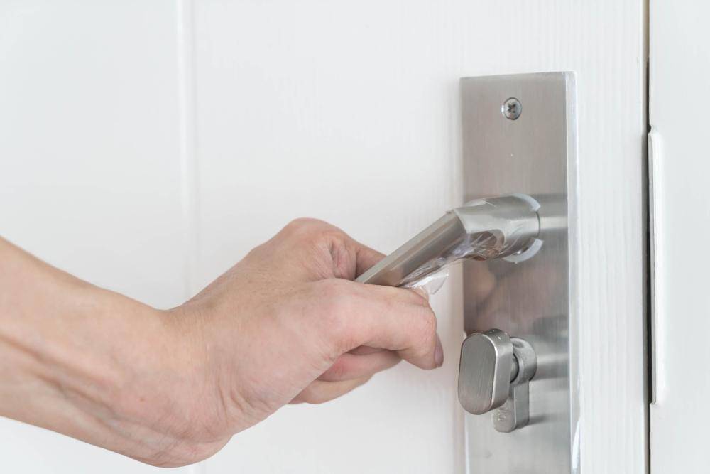 ilustrasi handle pintu (freepik.com/topntp26)