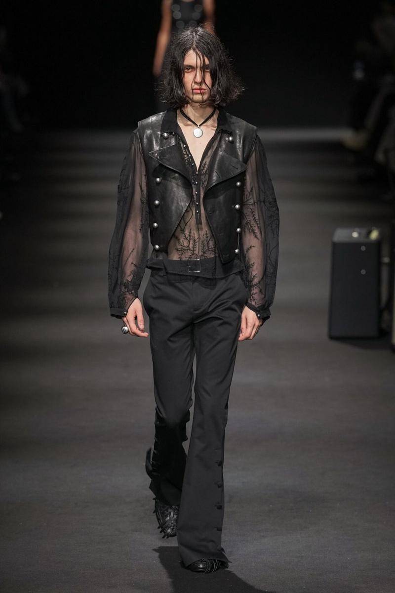 Koleksi Ann Demeulemeester S/S '26 di Paris Fashion Week (dok. Ann Demeulemeester)