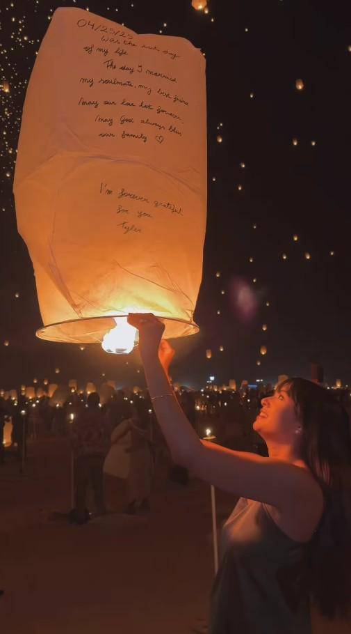  Aurelie Moeremans Ikut Festival Lampion (instagram.com/aurelie)