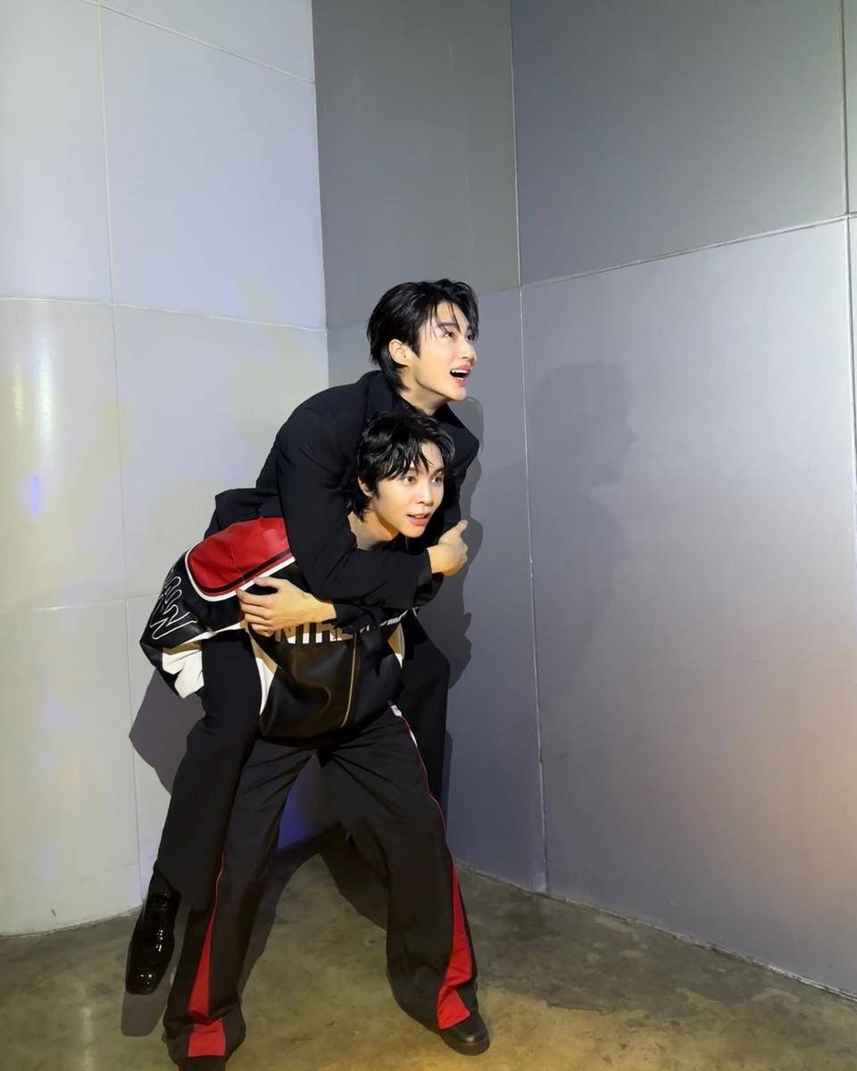 potret Johnny NCT dan Byeon Woo Seok 