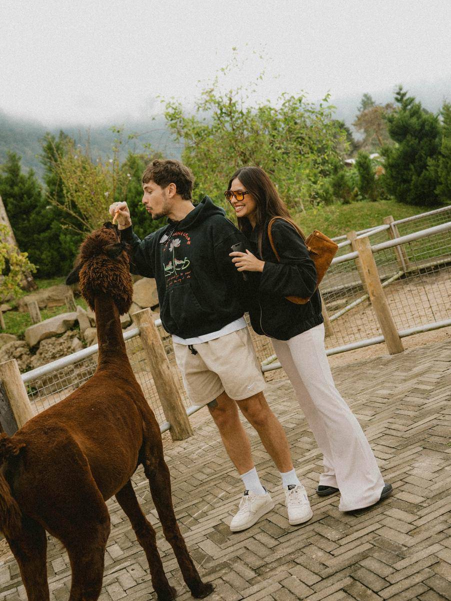 Potret mesra Valerie Thomas dan pacar