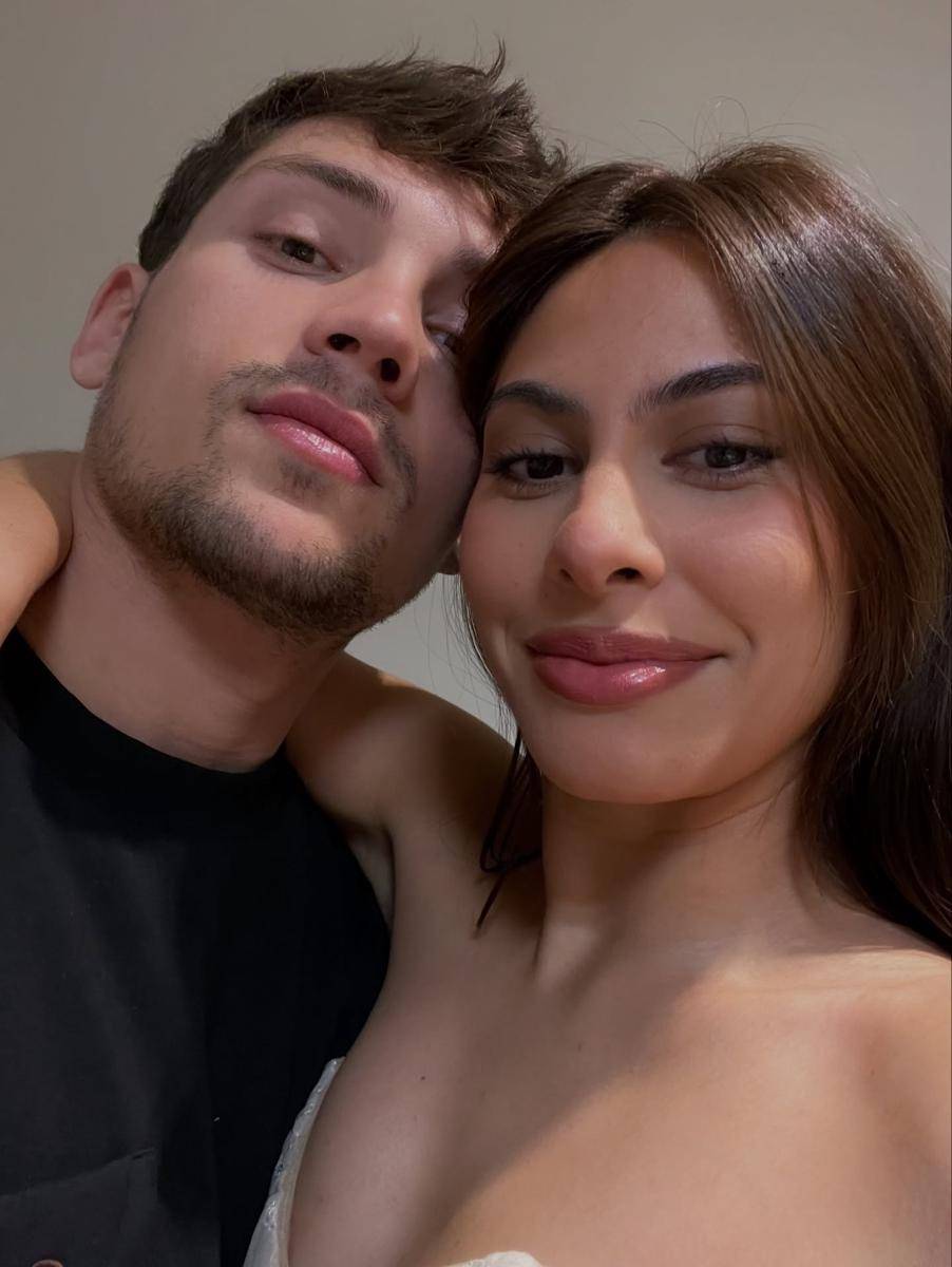 Potret mesra Valerie Thomas dan pacar