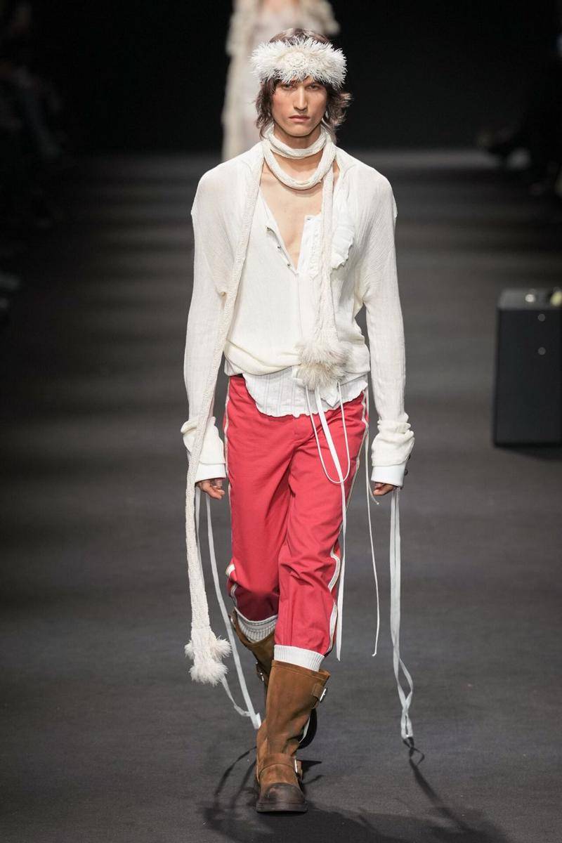 Koleksi Ann Demeulemeester S/S '26 di Paris Fashion Week (dok. Ann Demeulemeester)