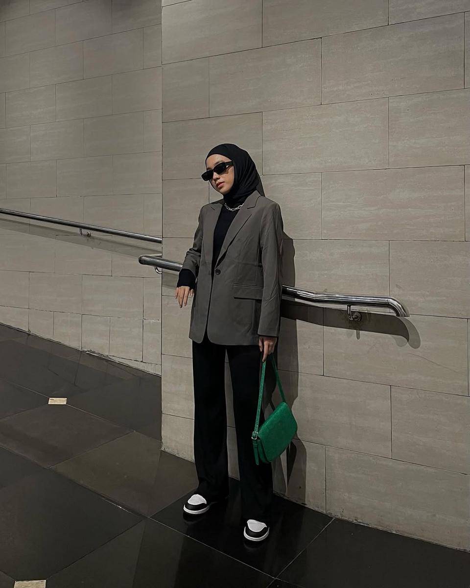 OOTD Kantor ala Afiqah Syifa (instagram.com/afiqahhns)