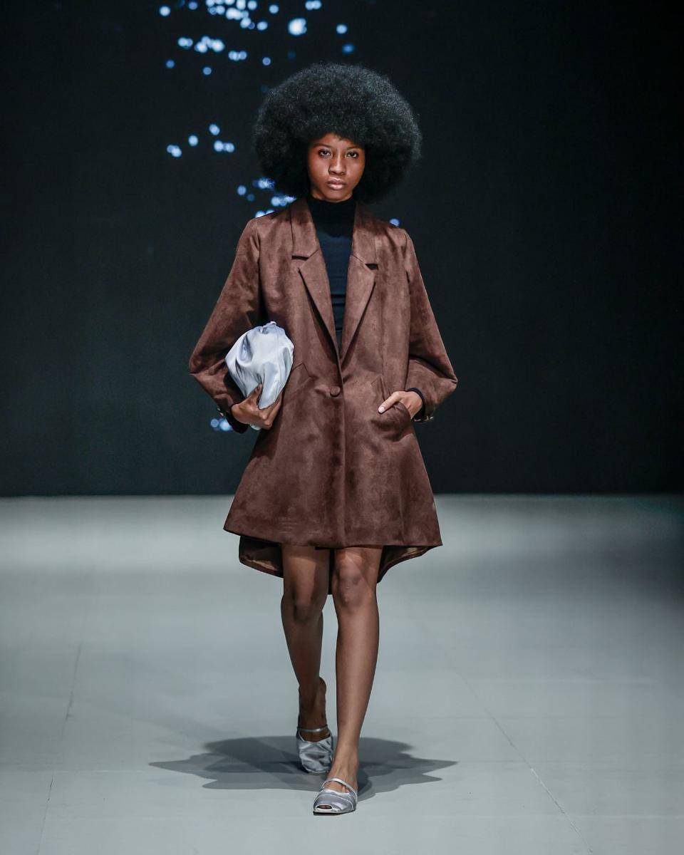 Koleksi Hian Tjen for Josephine Anni bertajuk “Marée” di Plaza Indonesia Fashion Week (PIFW) 2025. (dok. PIFW)