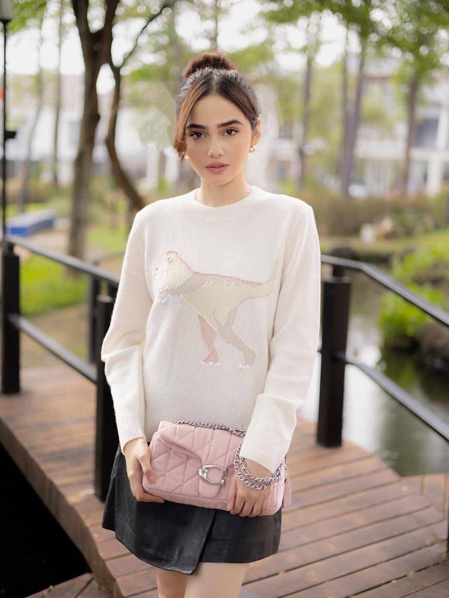 Inspirasi OOTD ala Syifa Hadju (instagram.com/syifahadju)