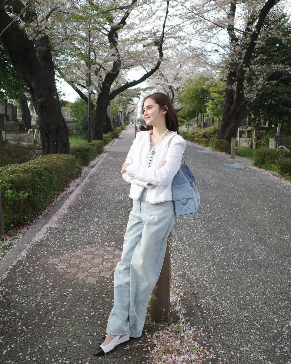 Inspirasi OOTD ala Syifa Hadju (instagram.com/syifahadju)