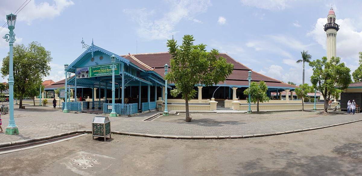 Masjid Agung Surakarta (commons.wikimedia.org/Crisco 1492)