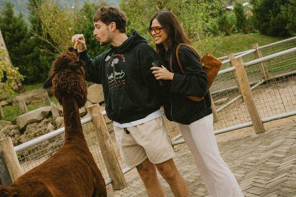 Potret mesra Valerie Thomas dan pacar