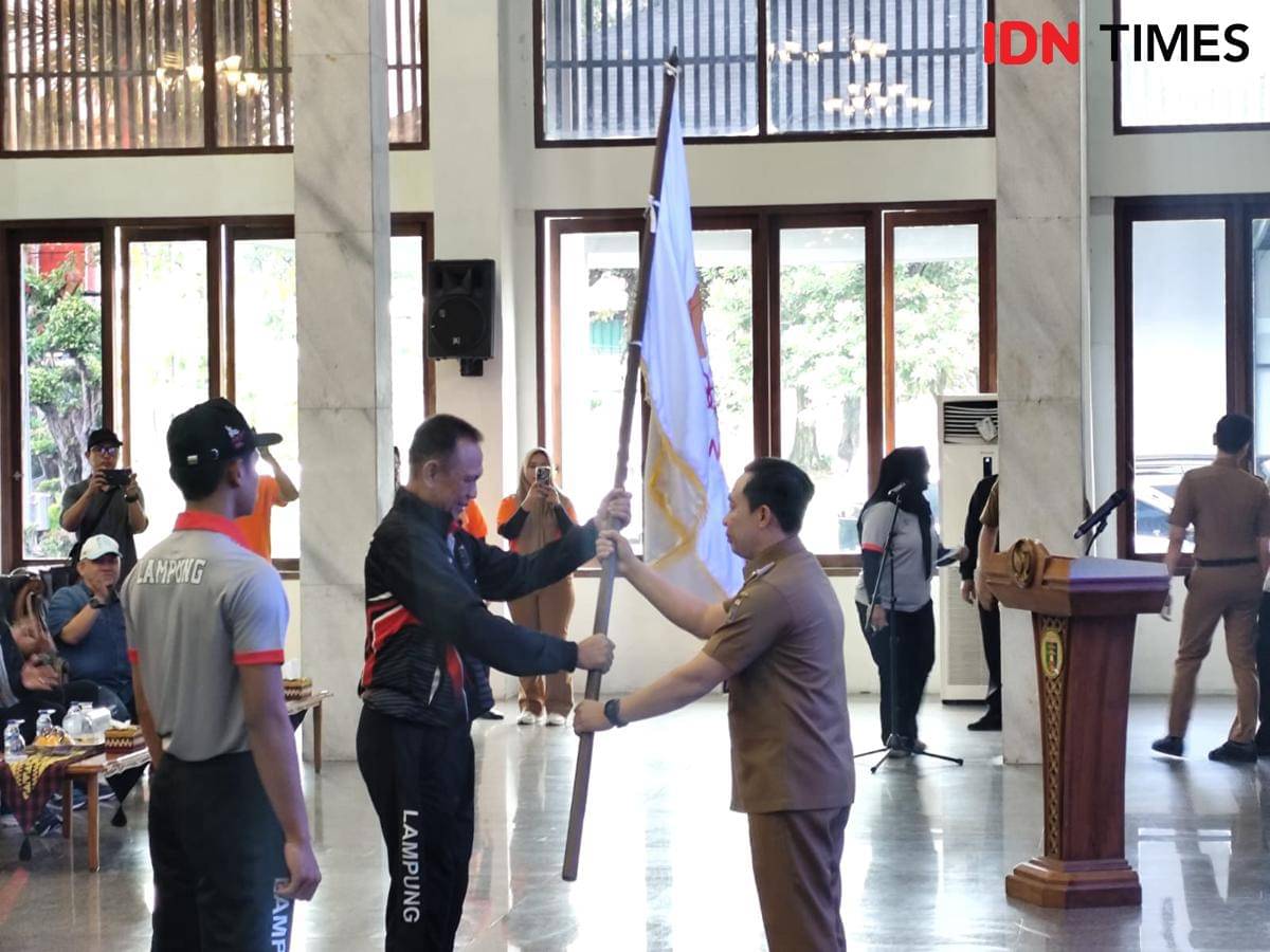 Pelepasan atlet ke PON Beladiri Kudus 2025. (IDN Times/Muhaimin)