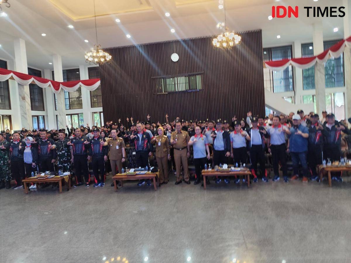 Pelepasan atlet ke PON Beladiri Kudus 2025. (IDN Times/Muhaimin)