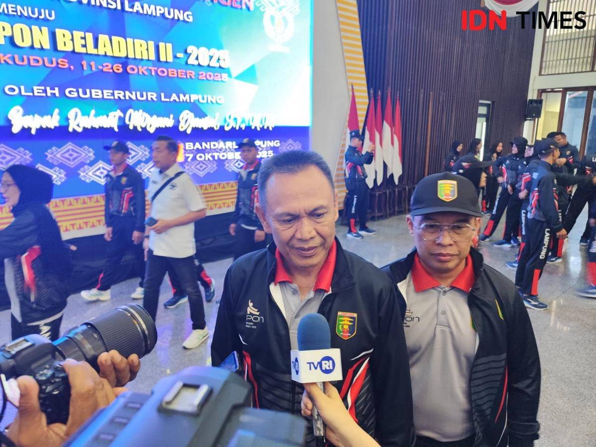 Ketua KONI Lampung, Taufik Hidayat saat diwawancarai. (IDN Times/Muhaimin)