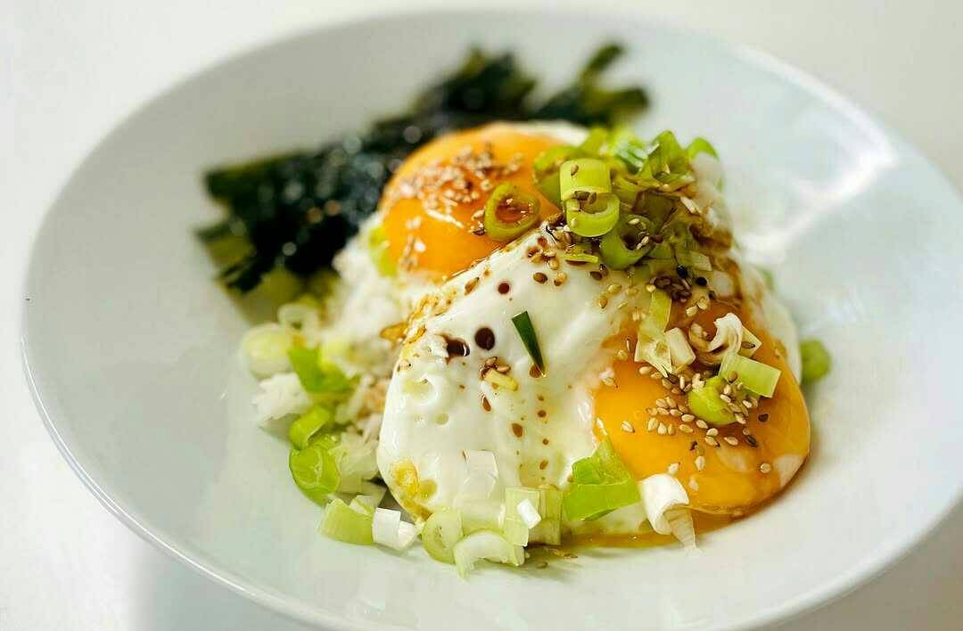 gyeranbap (instagram.com/korean_mamas_table)