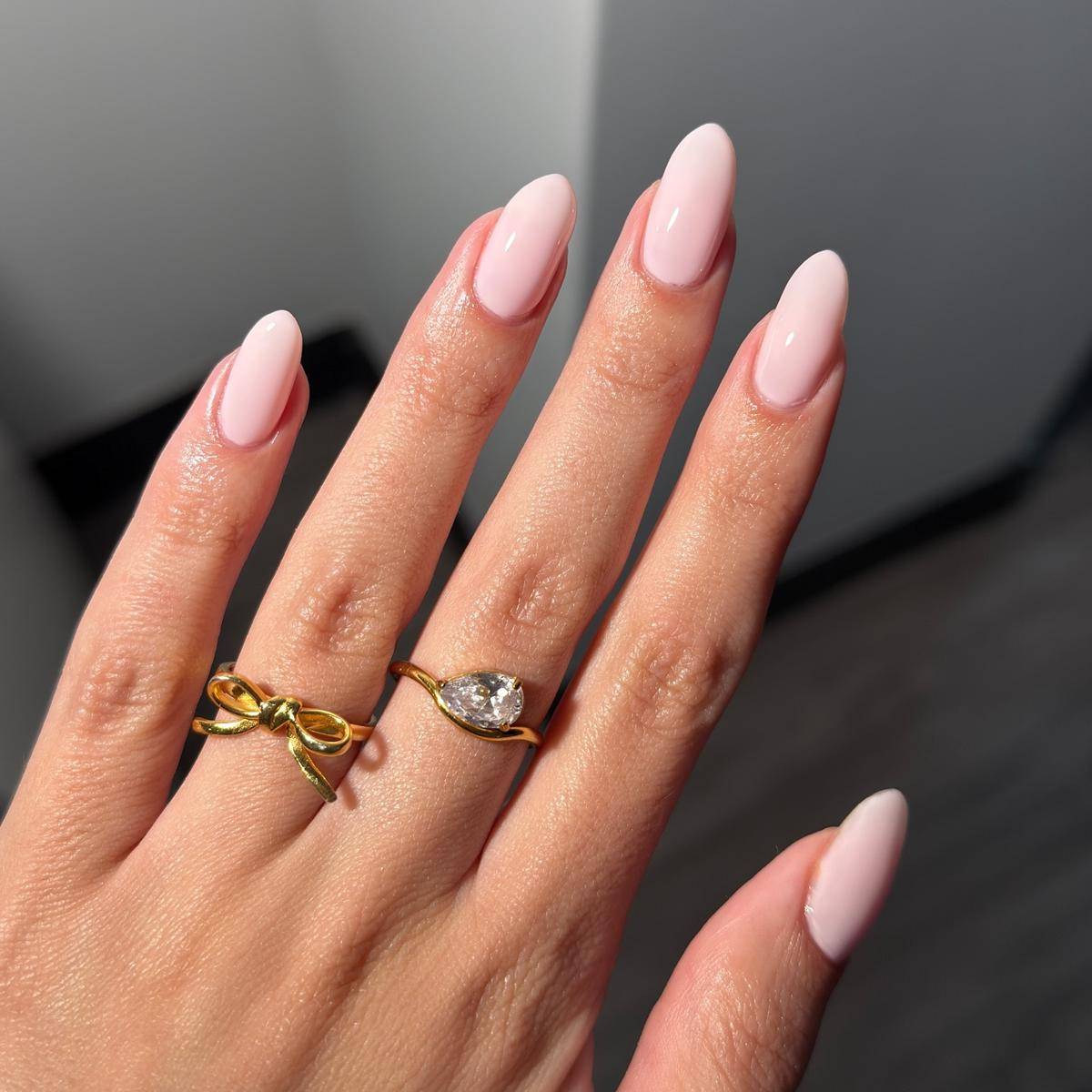 rekomendasi cat kuku ke kantor (instagram.com/kuypernailart)