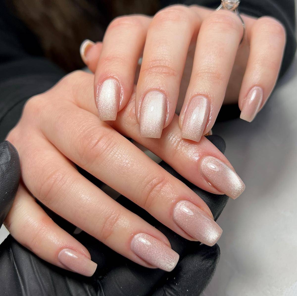 rekomendasi cat kuku ke kantor (instagram.com/learnahstarbuck_nailartist)