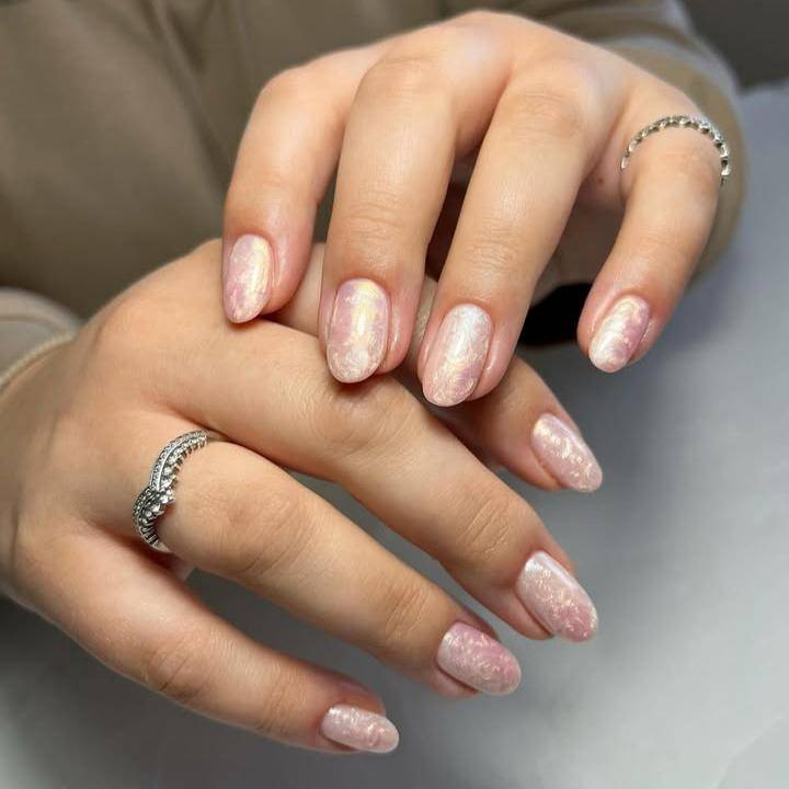 rekomendasi cat kuku ke kantor (instagram.com/learnahstarbuck_nailartist)