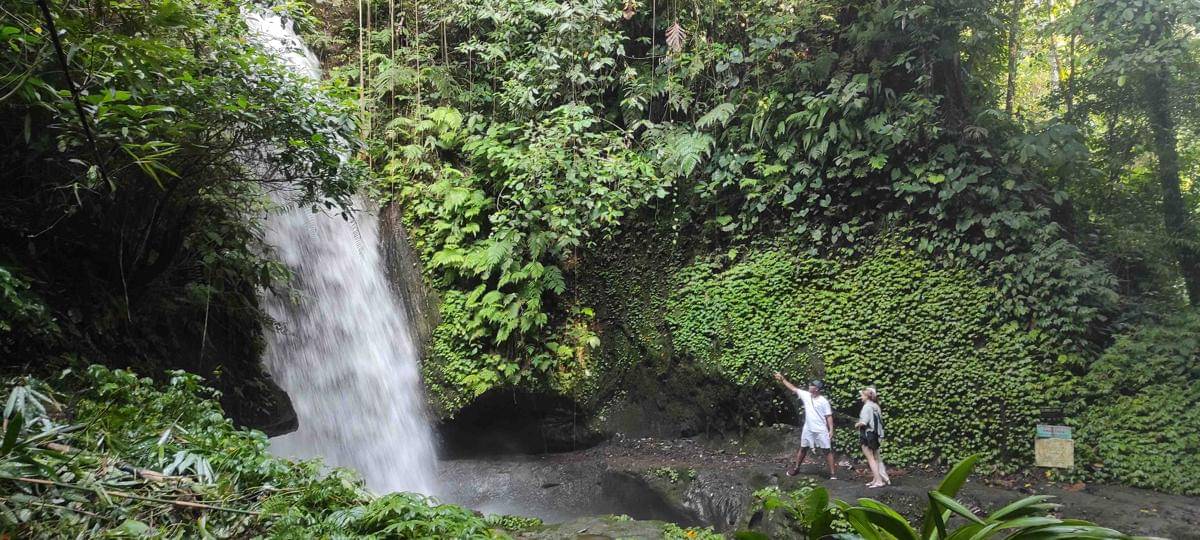 Air terjun Manuaba di Desa Kenderan. (Desawisatakenderan.com)