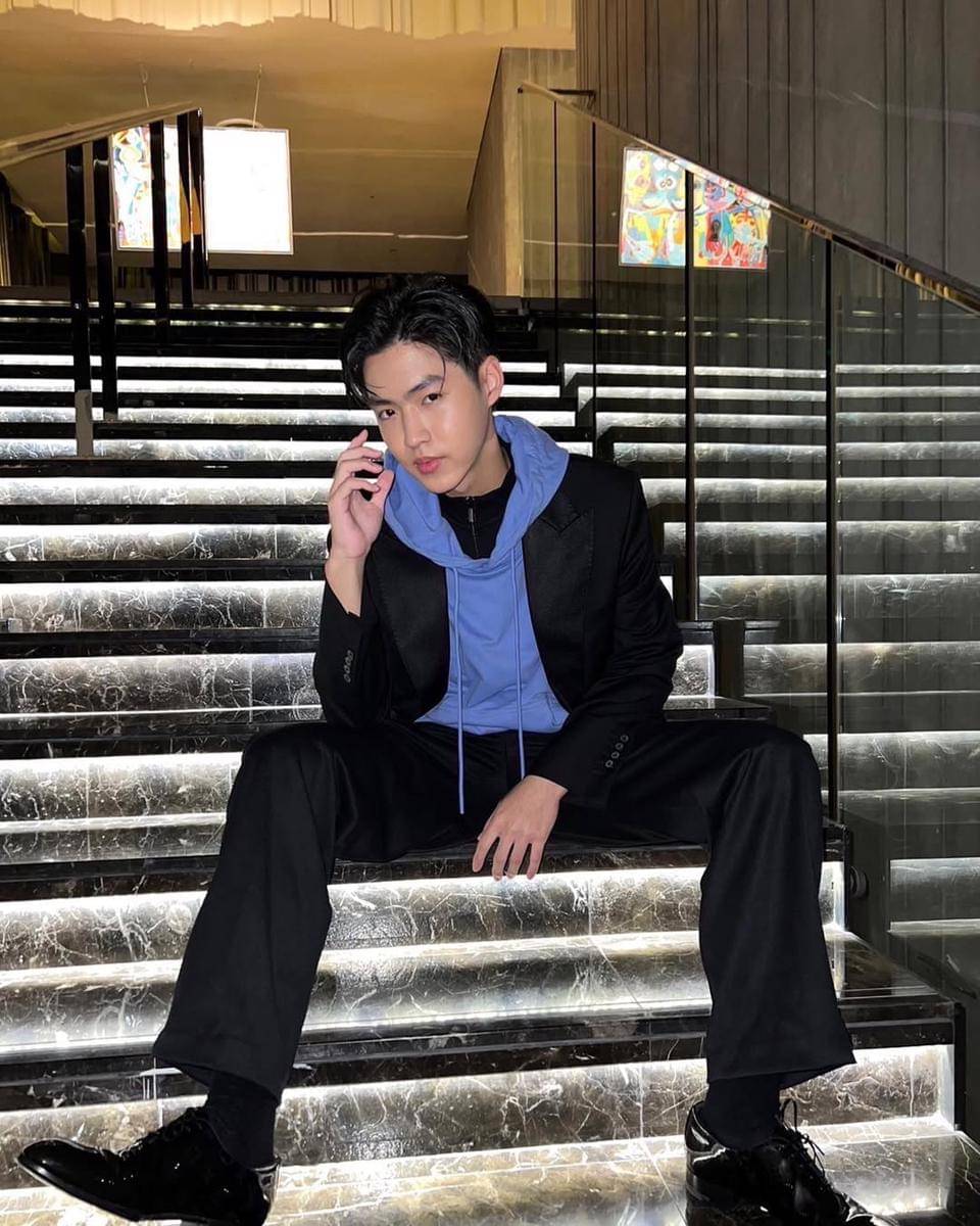 outfit layering ala Mick Metas (instagram.com/mickmetas)