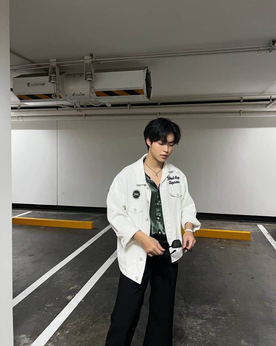 outfit layering ala Mick Metas (Instagram.com/mickmetas)