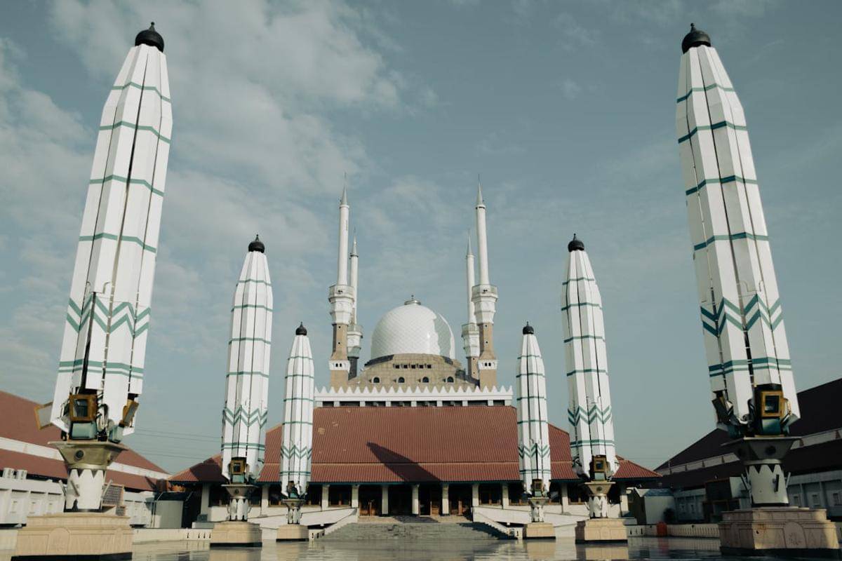 Masjid Agung Jawa Tengah (pexels.com/Giga Rizqona)