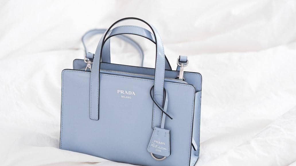 Ilustrasi tas branded (unsplash.com/Laura Chouette)  