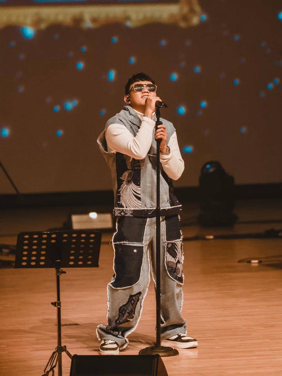 potret Denny Caknan konser di Korea Selatan