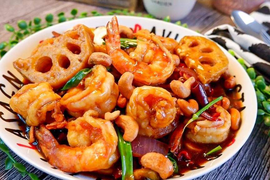 ilustrasi masakan tumis udang akar teratai 