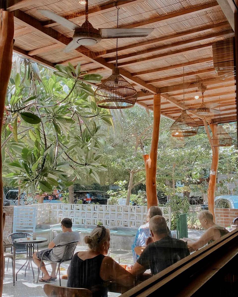 suasana di O'sea Coffee and Eatery (instagram.com/osea.coffee)