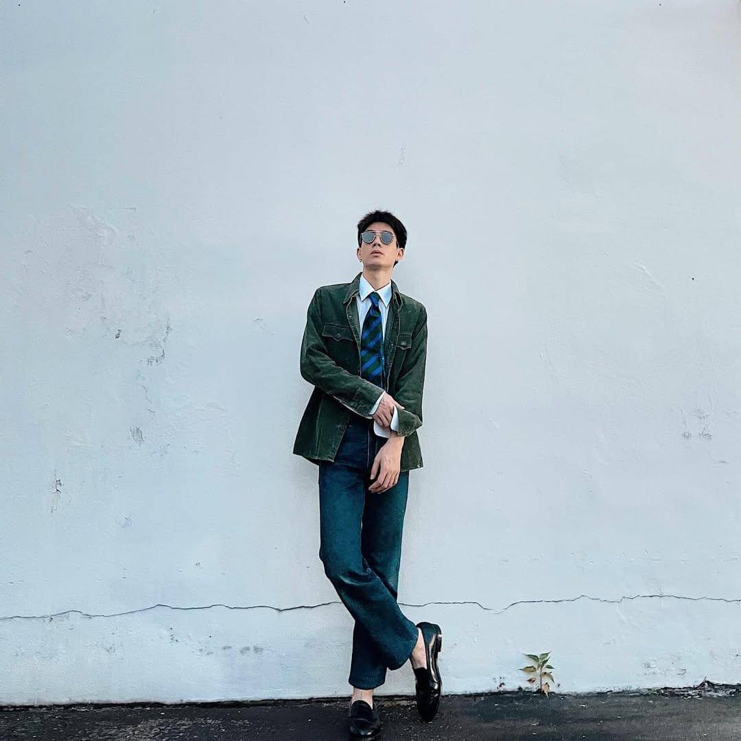 OOTD pakai dasi ala Off Jumpol (instagram.com/tumcial)