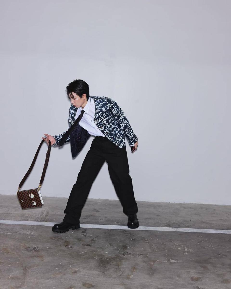OOTD pakai dasi ala Off Jumpol (Instagram.com/tumcial)