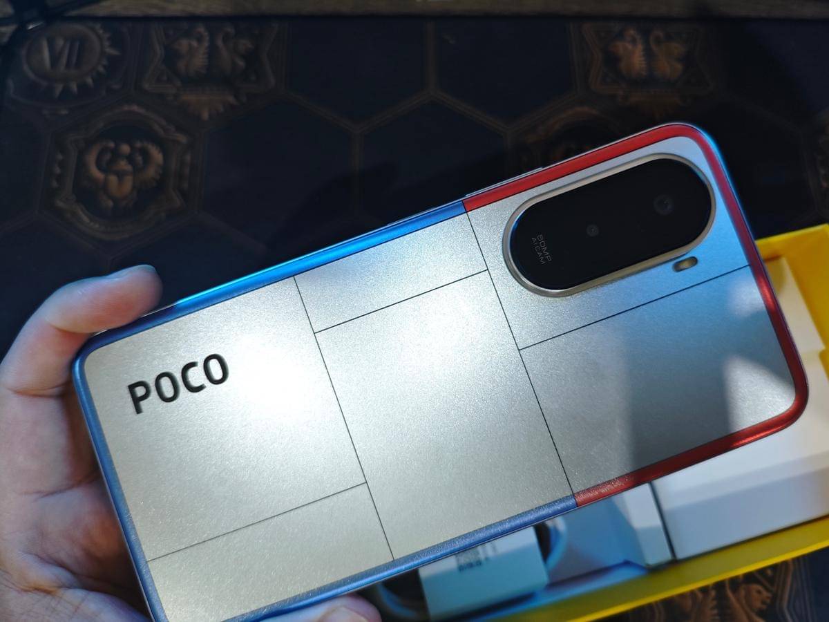 POCO M7