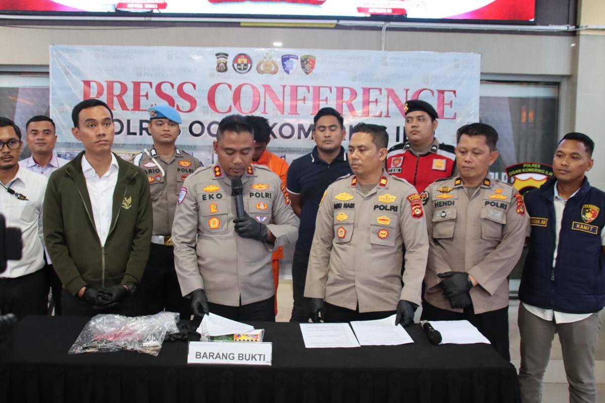 Kapolres OKI saat menggelar konferensi pers terkait aksi penembakan di Cengal. (Dok. Polres OKI)