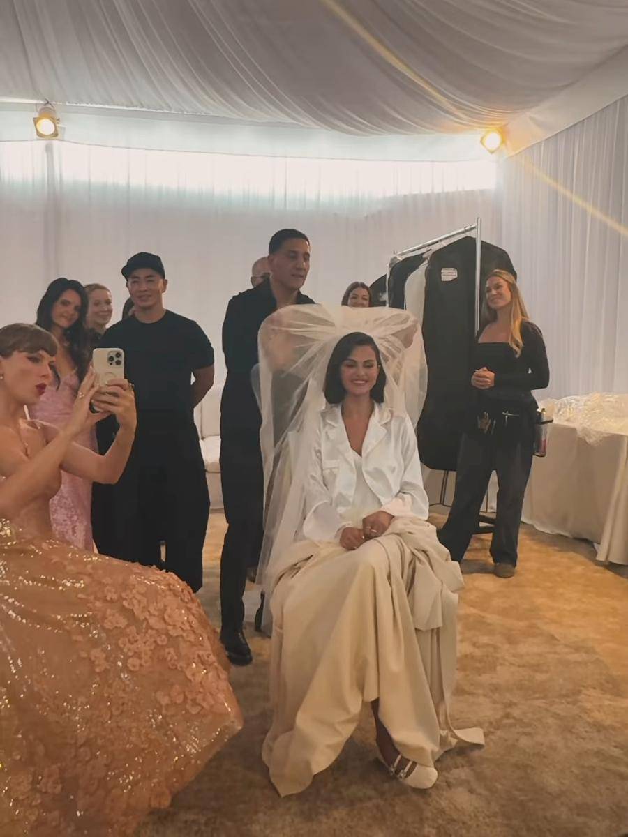 Taylor Swift di pernikahan Selena Gomez