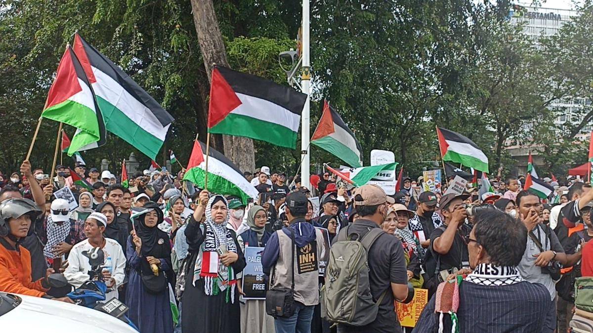 Aksi solidaritas Gaza padati Kedubes AS pada Selasa (7/10/2025). 