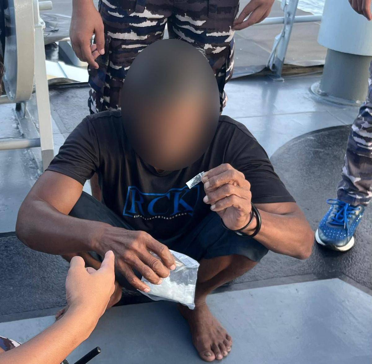 KRI Surik-645 di bawah Satuan Kapal Cepat (Satkat) Koarmada I berhasil menggagalkan upaya peredaran narkotika di perairan Selat Malaka (dok. Dispenal)