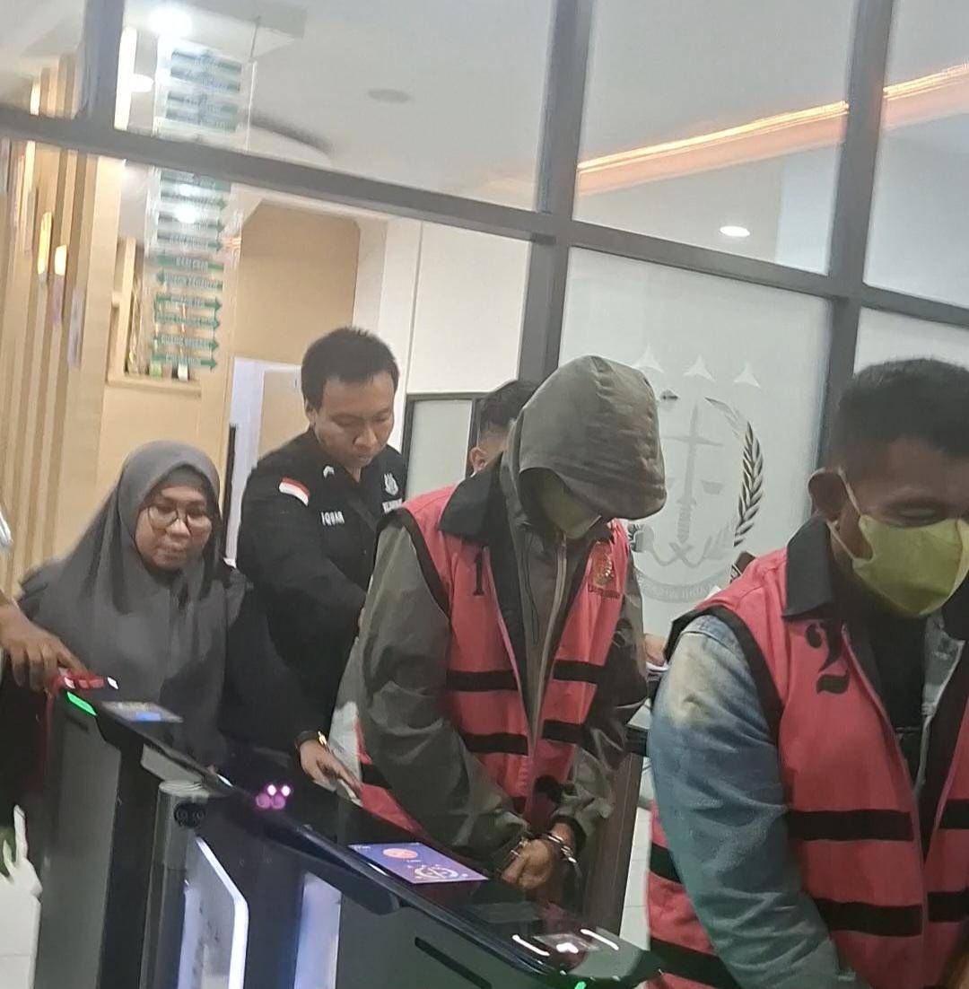 Guru di serang ditahan kasus korupsi bantuan sapi 