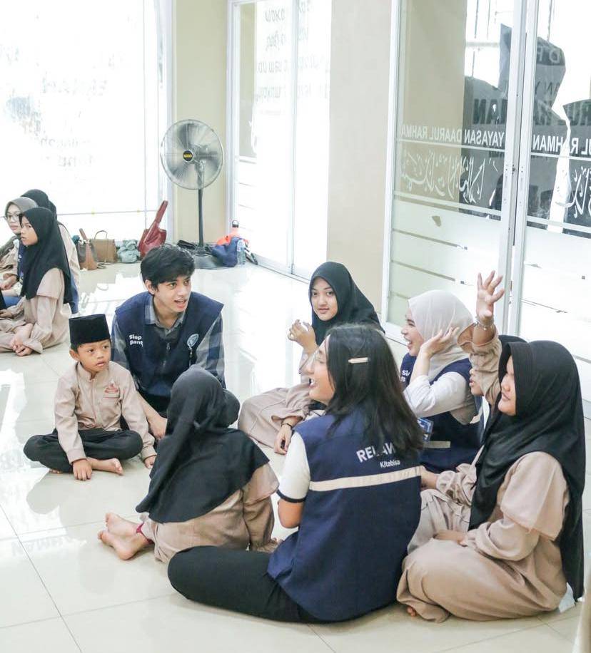 Potret El Putra Sarira saat jadi volunteer 