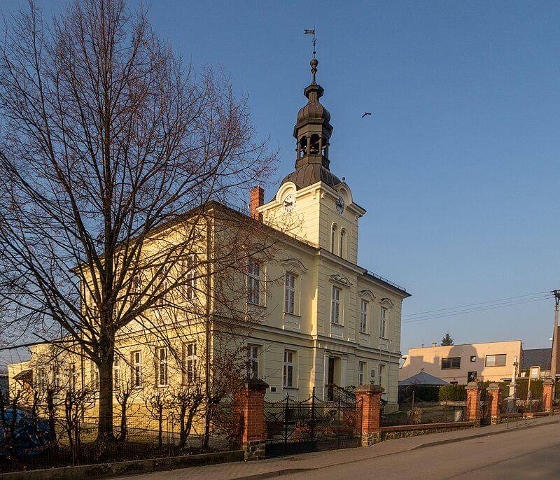 Desa Holasovice