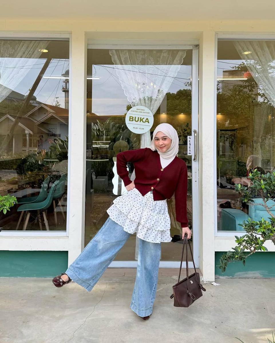 potret gaya layering ala Syindi Lucia (instagram.com/indisyindi)